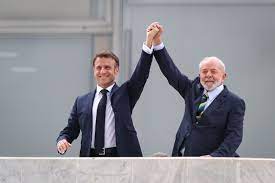 Le Brésil et la France signent plus de 20 accords lors de la visite de Macron